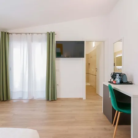Admayora Guest House-2